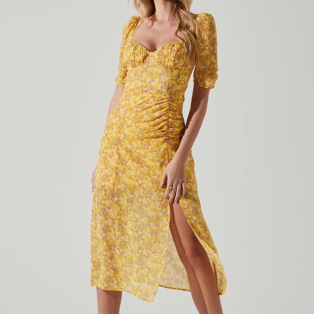 NEW WITH TAGS: Astr the Label Floral Front Slit Milkmaid Midi Dress